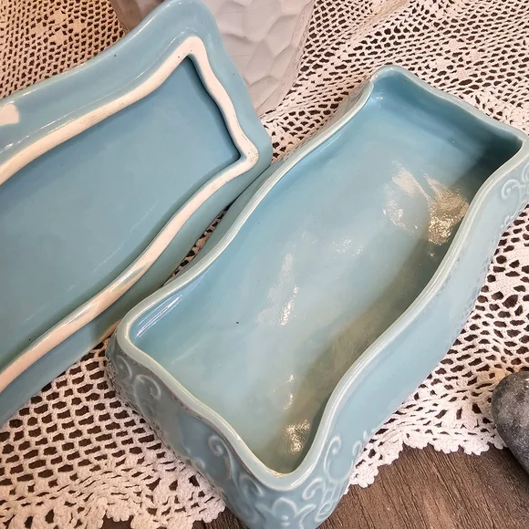 Camark USA Art Pottery trinket box with lid Ornate scroll in turquoise